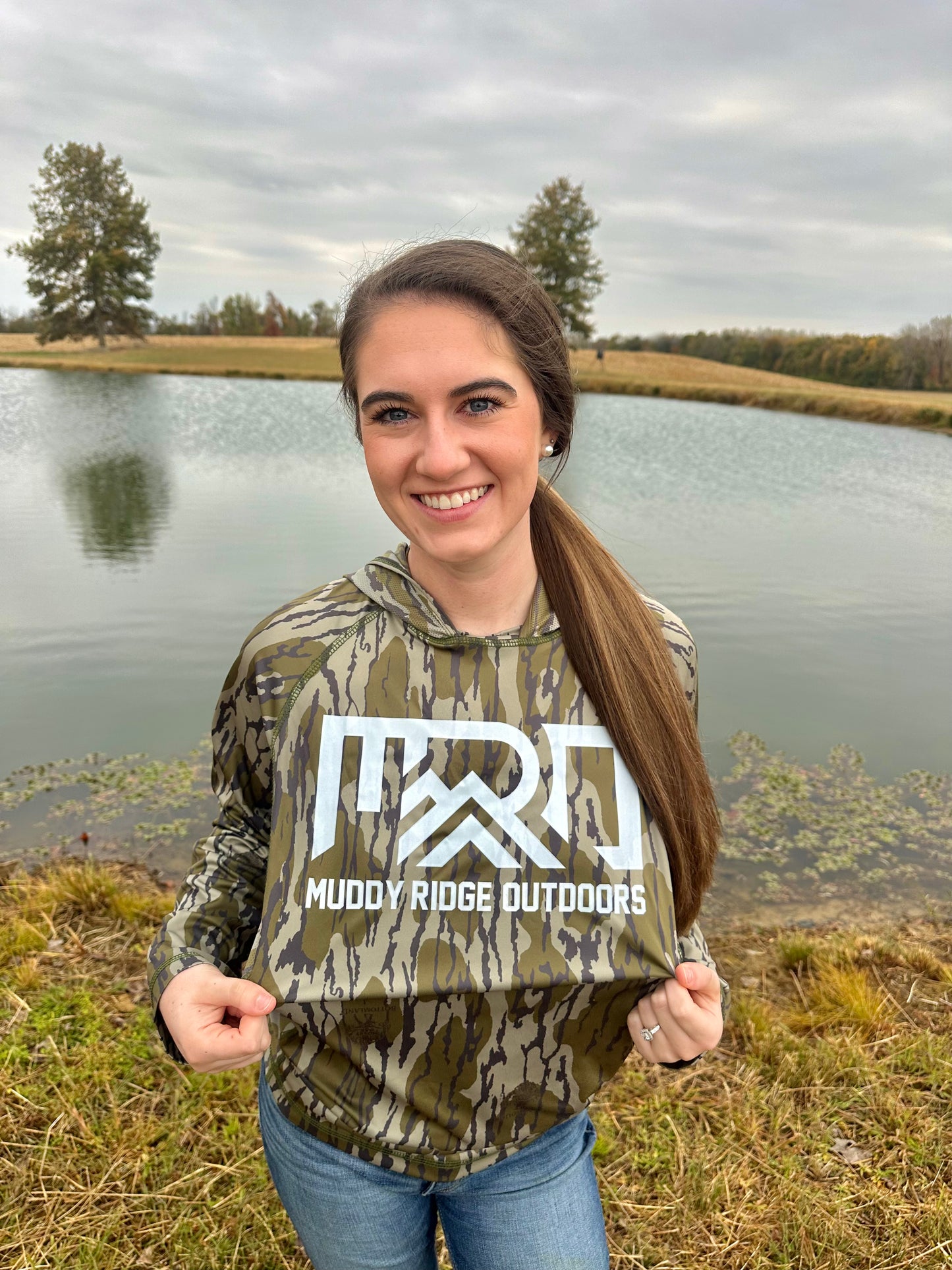Mossy Oak Bottomland Hoodie - Muddy Ridge Outdoors Hoodie - Camo Hoodie - Lightweight Camo Hoodie - Mossy Oak Bottomland Sweatshirt